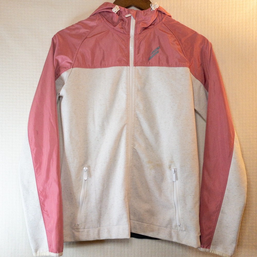 DOYOUEVEN Pink and White Running Jacket